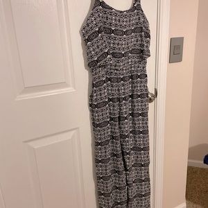 Aztec pattern size small black and white jumpsuit